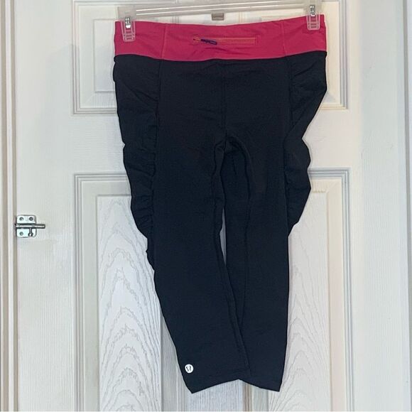LuluLemon Athletica Ruched Capri Crop Athletic Legging Size 6 - Picture 2 of 9